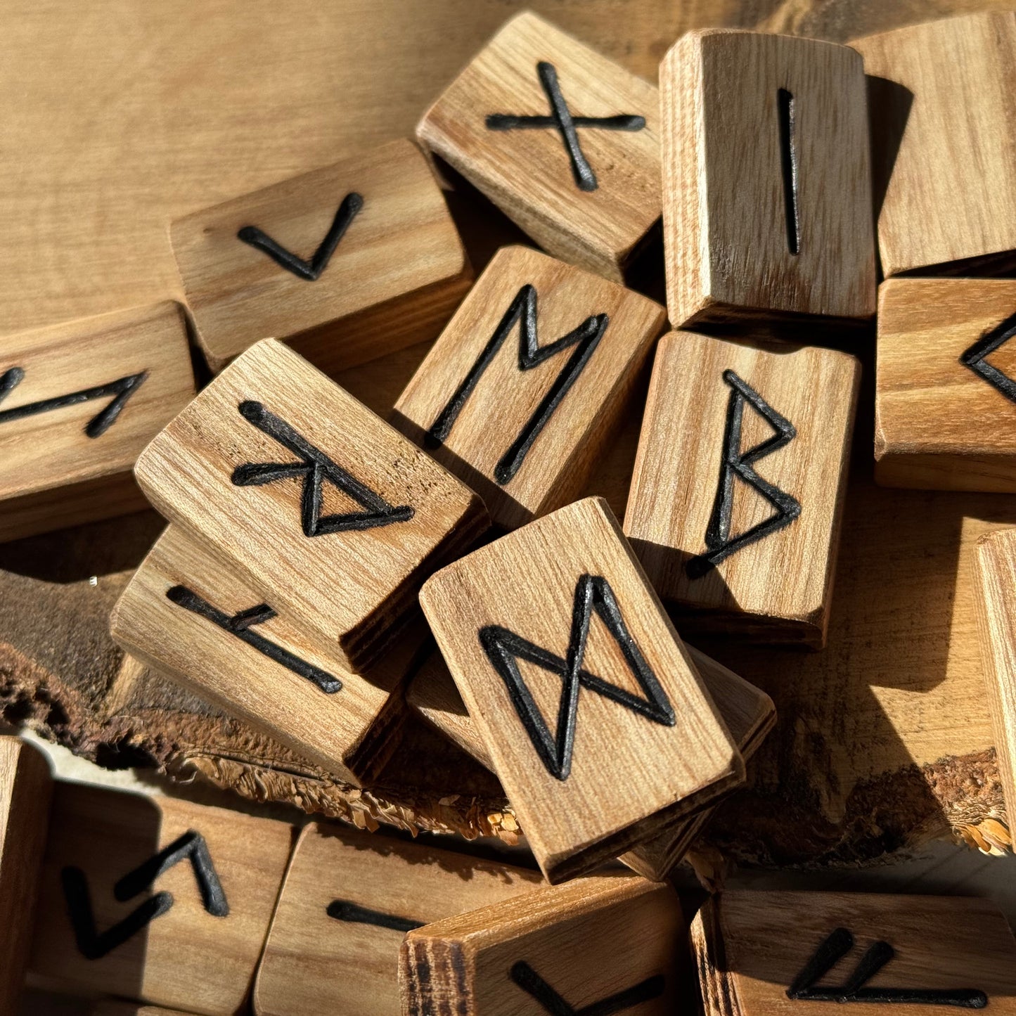 English Elm Rune Tiles – Handcrafted 25-Rune Set
